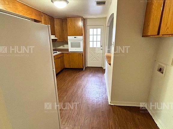 5th image of 140 Aster St