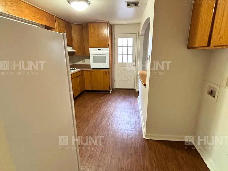 140 Aster St — Photo 5