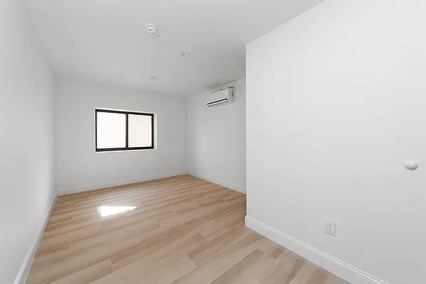 Rented by NY Space Finders Inc. | media 11