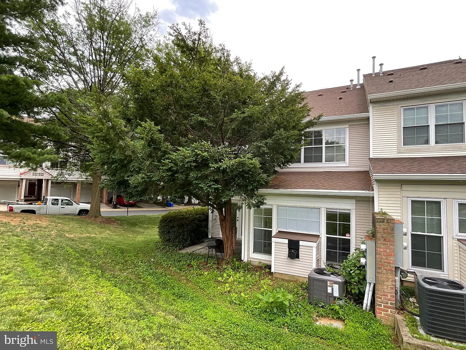 3 bed, 2.5 bath, 1540 sqft, $2,500 — Photo 4