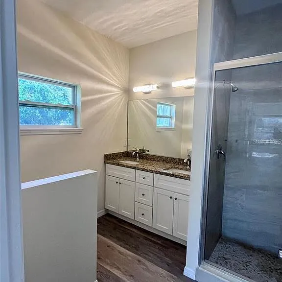 925 Lora St — Photo 12