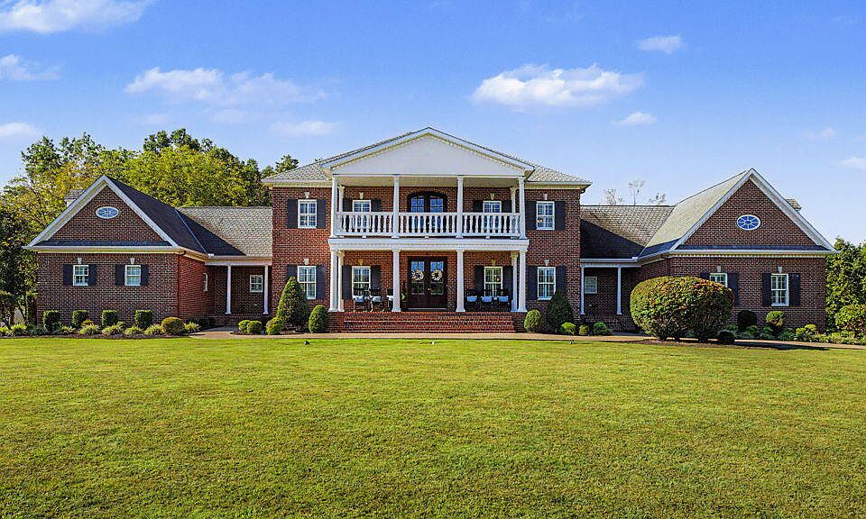 1st image of 564 Somerset Dr