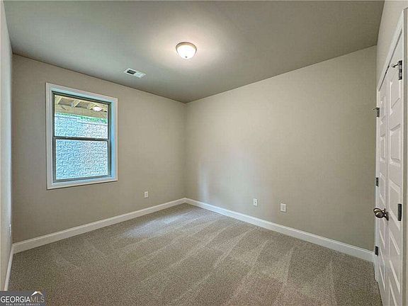 4th image of 2020 Manor Pointe Dr #19