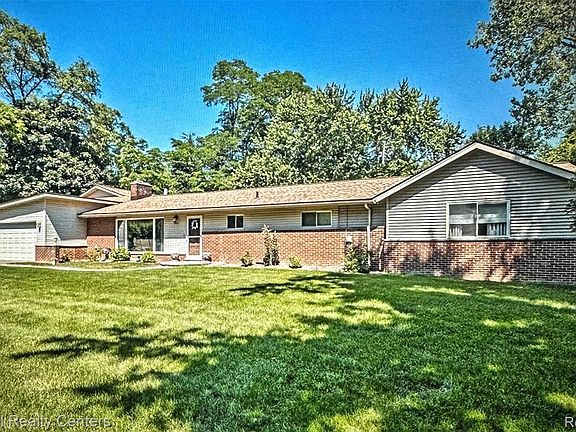 2nd image of 2851 Franklin Rd