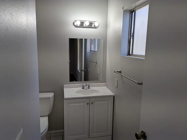 8430 Noeline Ave — Photo 7