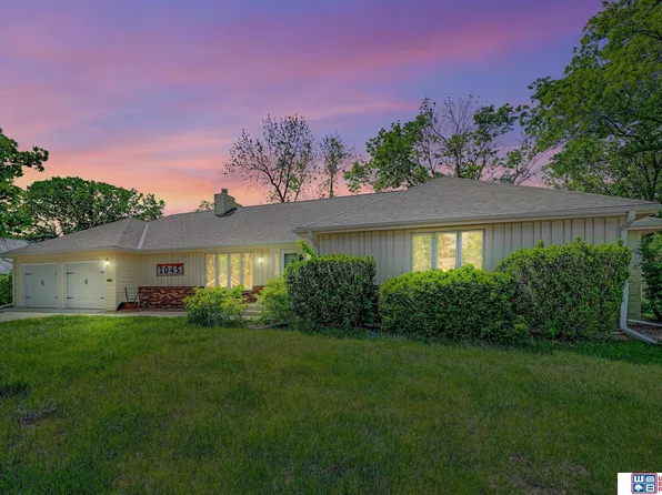 1045 Seward St, Seward, NE 68434