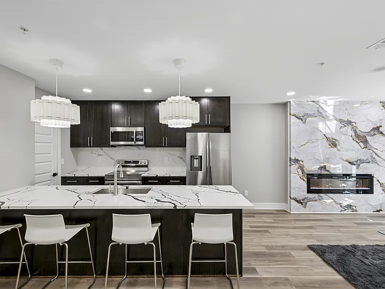 The Tucker Luxury Apartments — Photo 16