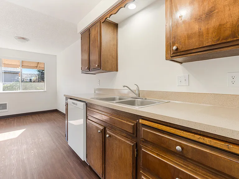 Rockwood Park Apartments — Photo 5