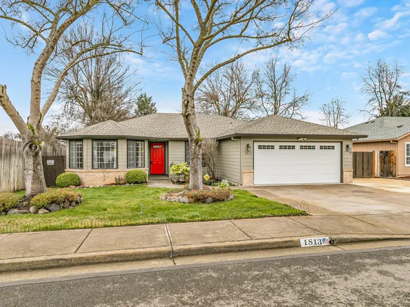 1813 Cascadia Cir, Medford, OR 97504