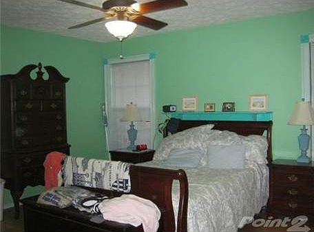 5th image of 503 Stuart Ct