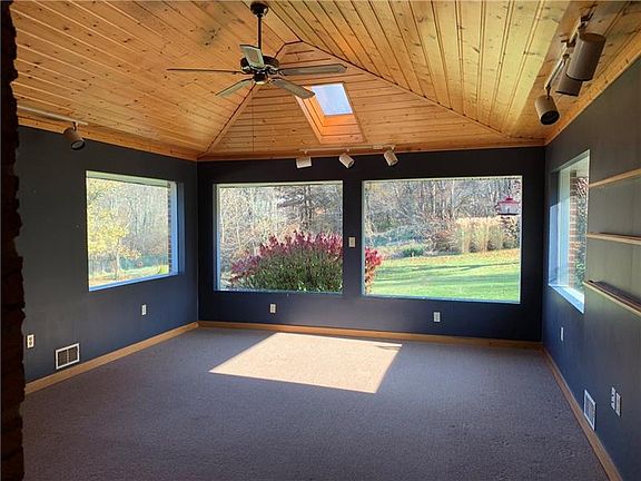 5th image of 110 Thorne Dr