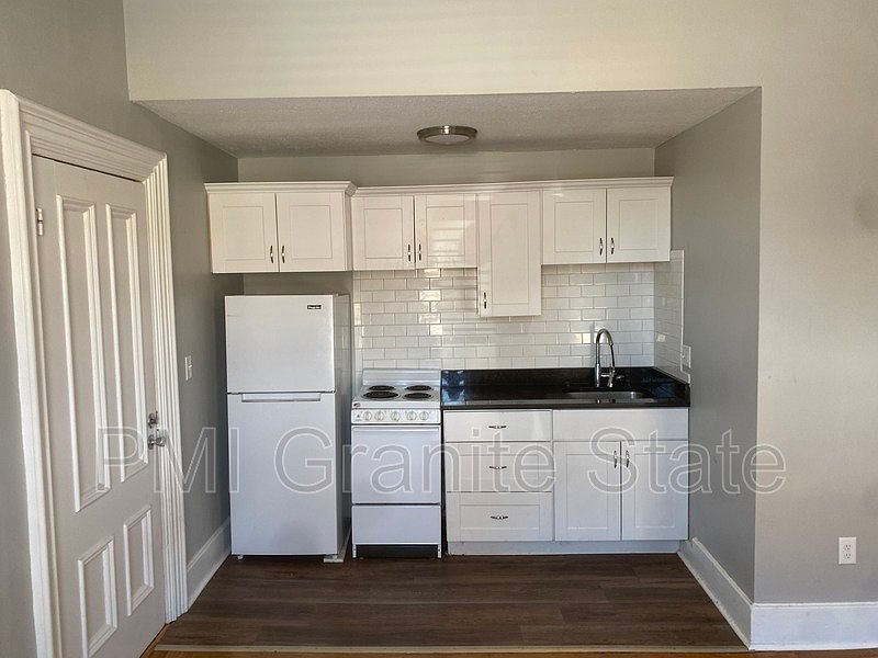 2nd image of 160 Orange St APT 2