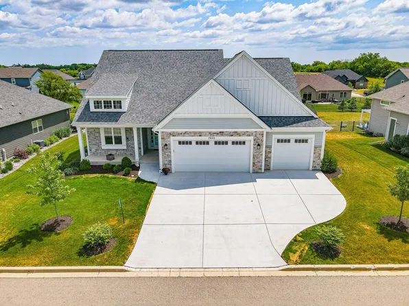 7833 Williamsburg COURT, Bristol, WI 53104