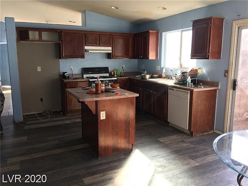 2nd image of 1985 Polk Ct