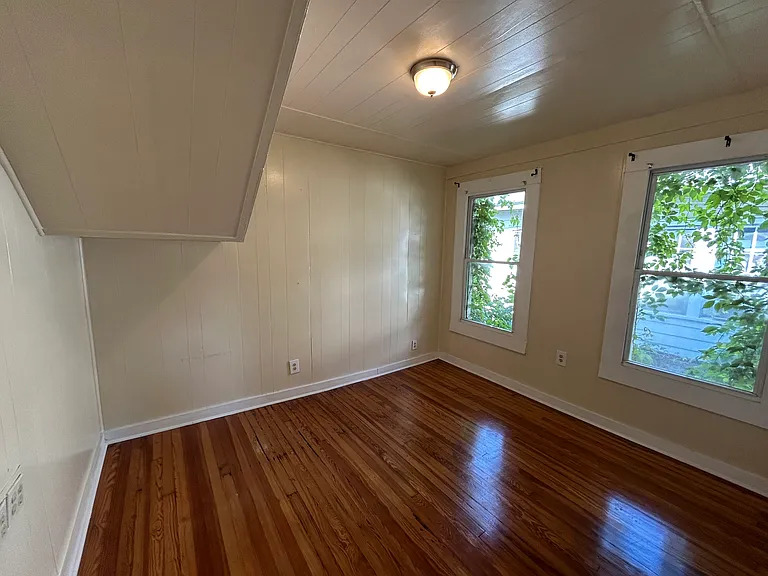 1139 E Columbia St — Photo 5