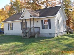 829 Nottoway Ave, Blackstone, VA 23824