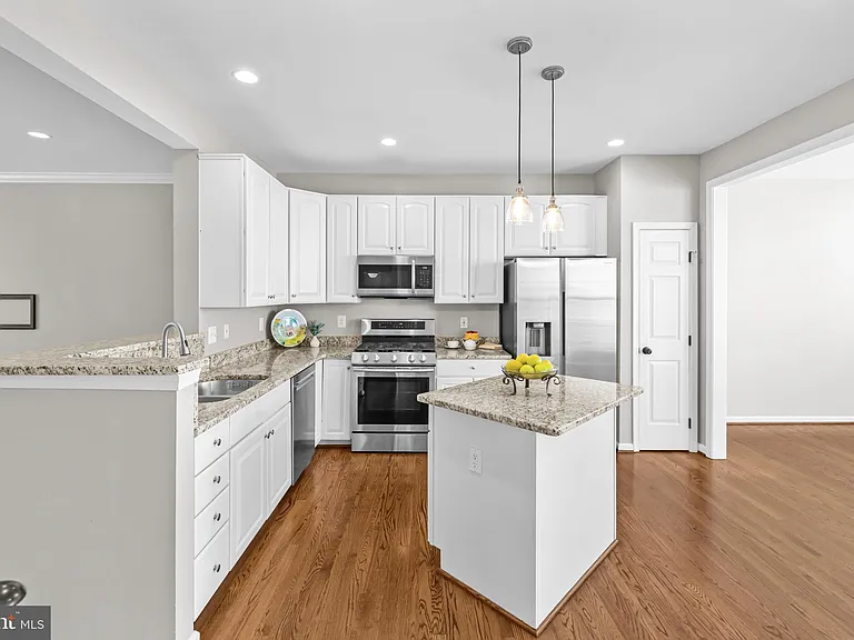 5011 Waple Ln — Photo 14