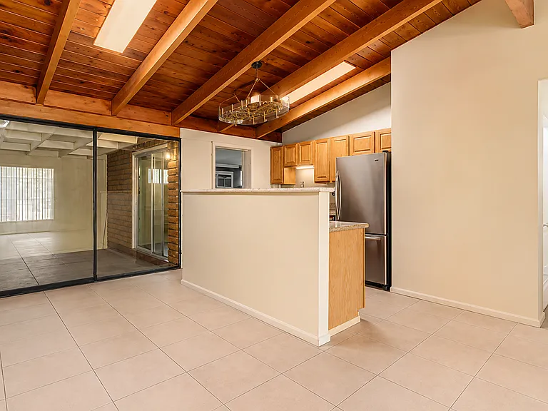 1303 N Roberts Way — Photo 4