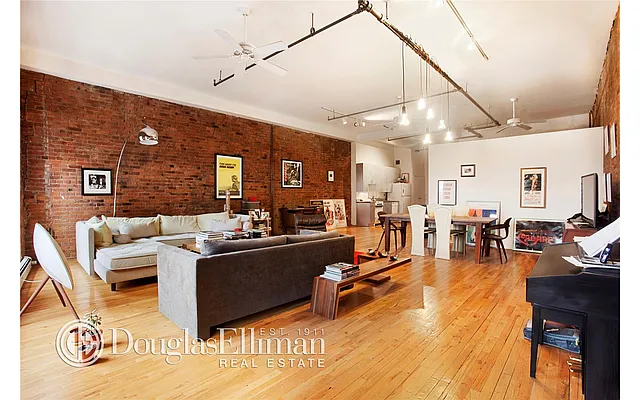 Rented by Douglas Elliman | media 24