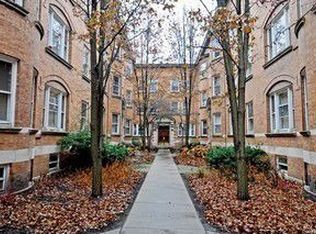 627 W Barry Ave #3D, Chicago, IL 60657