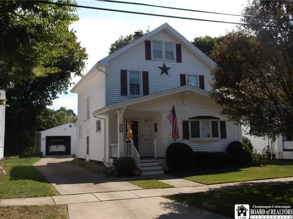 122 N 17th St, Olean, NY 14760