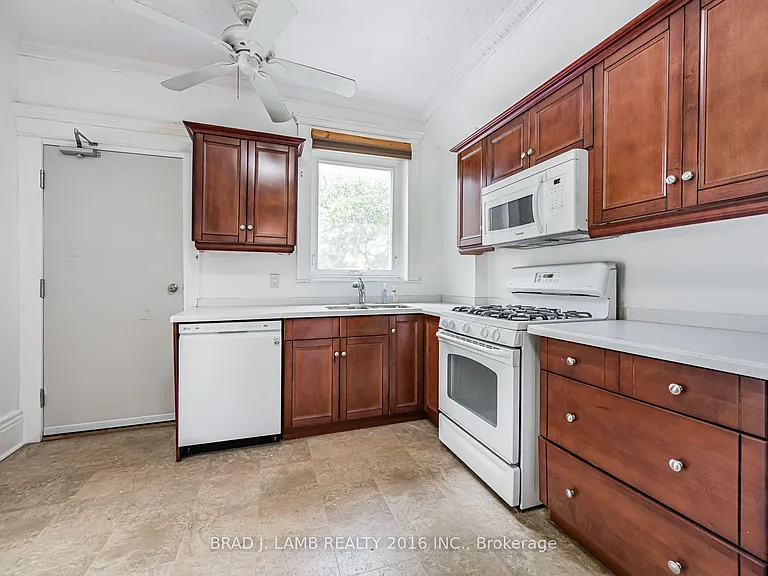 12 Sibley Ave #MAIN AND UPPER — Photo 17