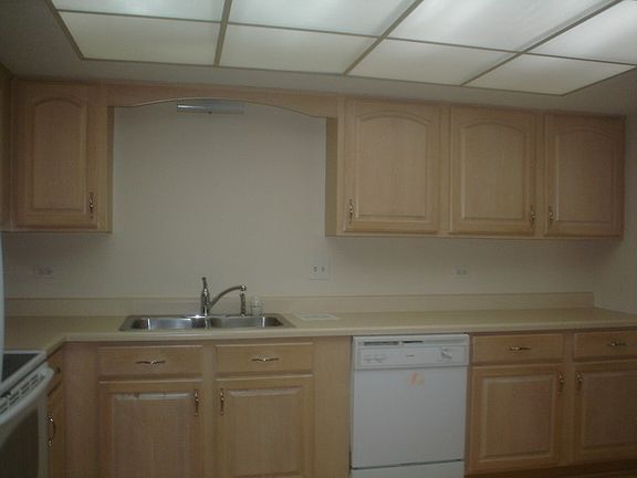 2nd image of 10217 S Komensky Ave APT 1B