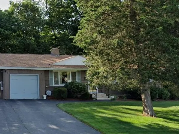 74 Roosevelt Rd, Cumberland, RI 02864