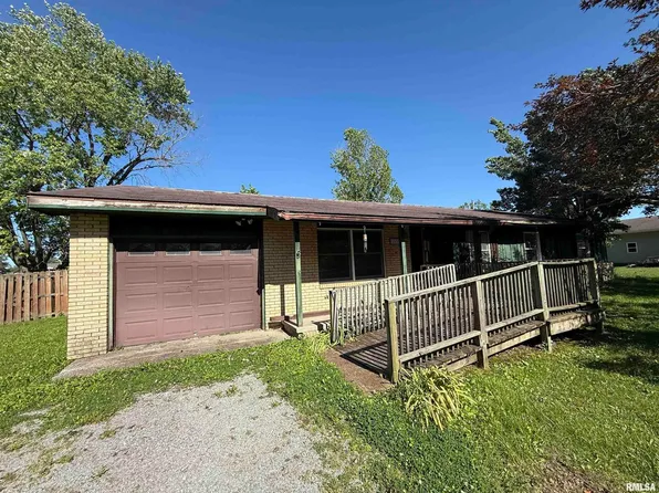 102 Stable Dr, Carterville, IL 62918