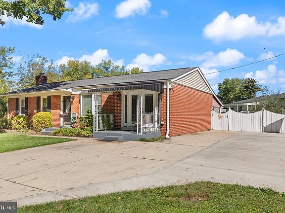 2nd image of 216 Greenview Ave