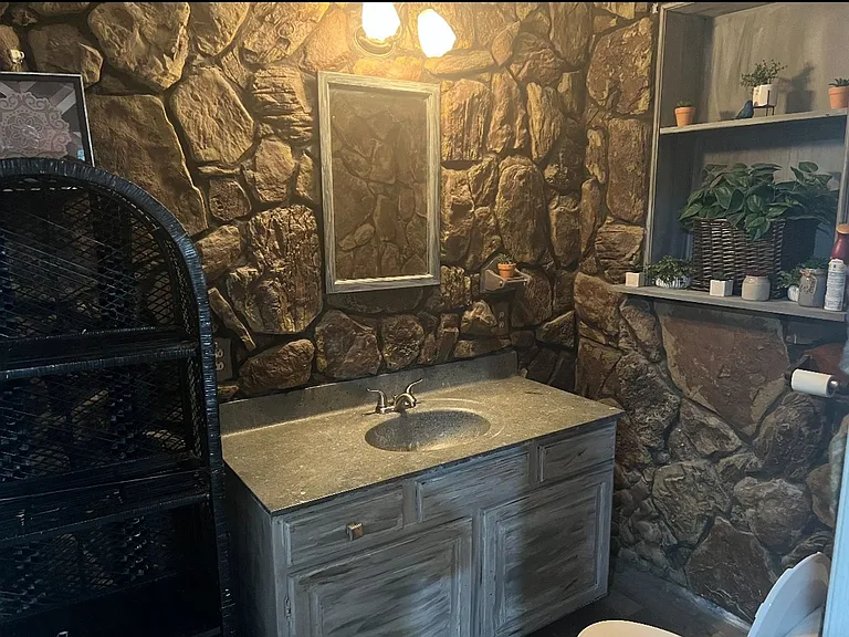 320 Caraway Ln — Photo 17