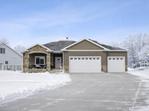 6884 21st St S, Fargo, ND 58104