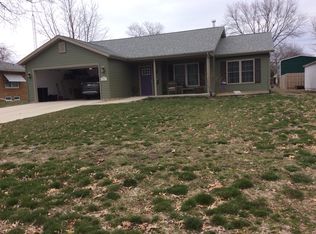 640 N Dean St, Bushnell, IL 61422