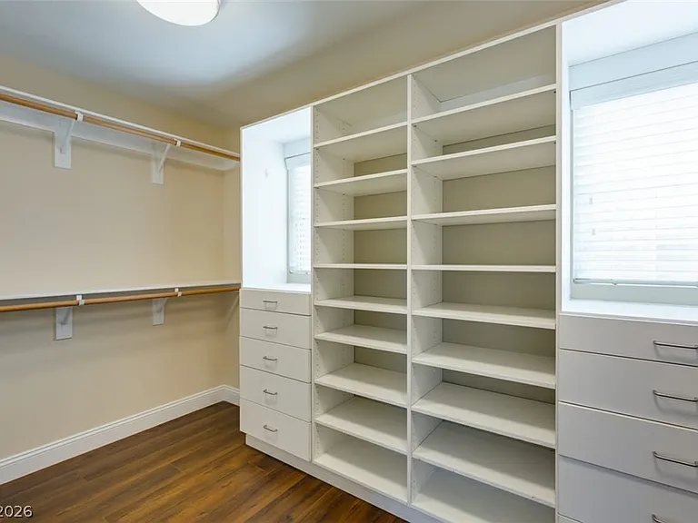 5056 Shadow Palm Ct — Photo 17