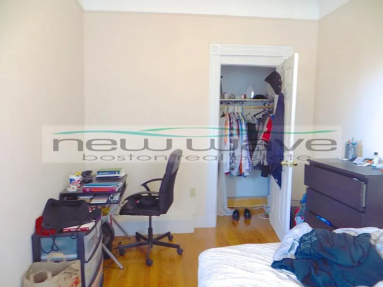 587 Beacon St #6 — Photo 7