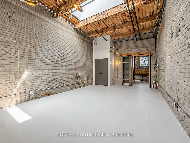 347 Sorauren Ave #123 — Photo 5