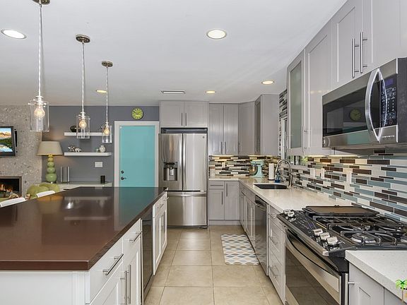 4th image of 2195 N Cerritos Dr