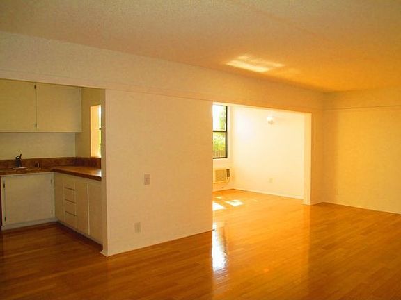 2nd image of 606 Parkman Ave APT 5