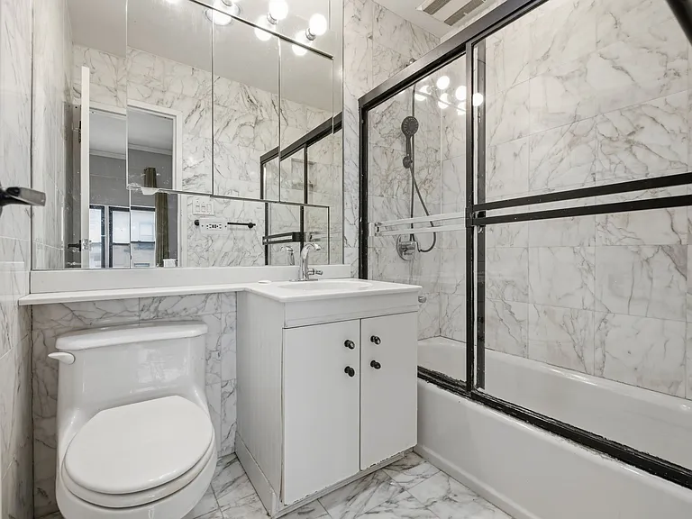 261 W 71st St #8 — Photo 9