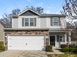 9206 Avery Meadows Dr, Charlotte, NC 28216