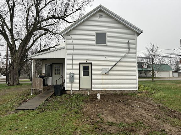 4th image of 33282 N Main St