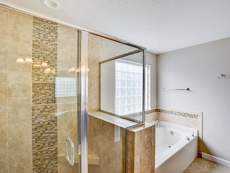 813 Evelyn Way — Photo 10
