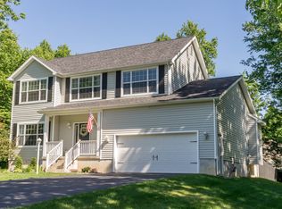 27 Moonglow Rd, Wilton, NY 12831