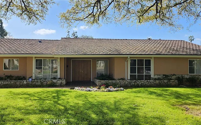 460 Winthrop Rd — Photo 1