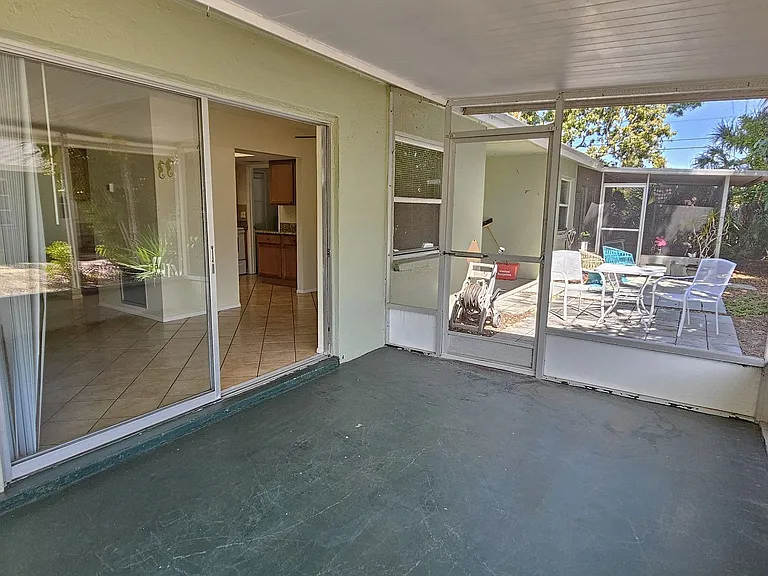 105 Base Ave E — Photo 13