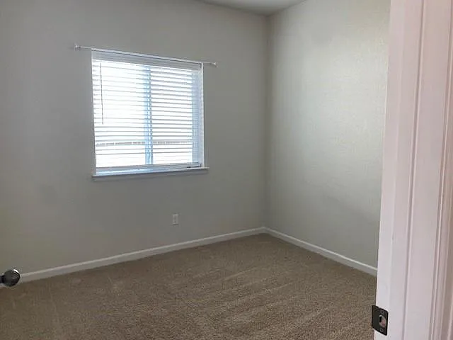 127 Patrick Herndon Dr — Photo 10