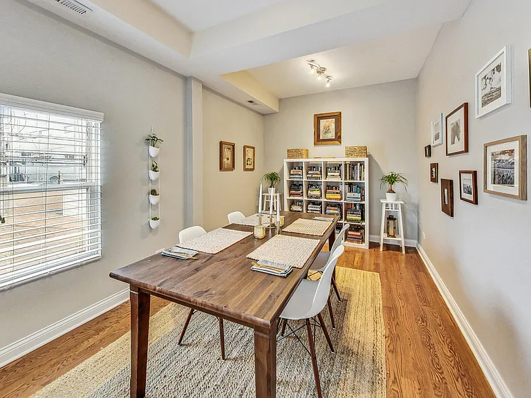 1818 W Superior St #2R — Photo 19