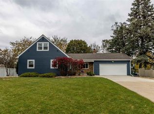 621 Lorraine Ave, Waterloo, IA 50702