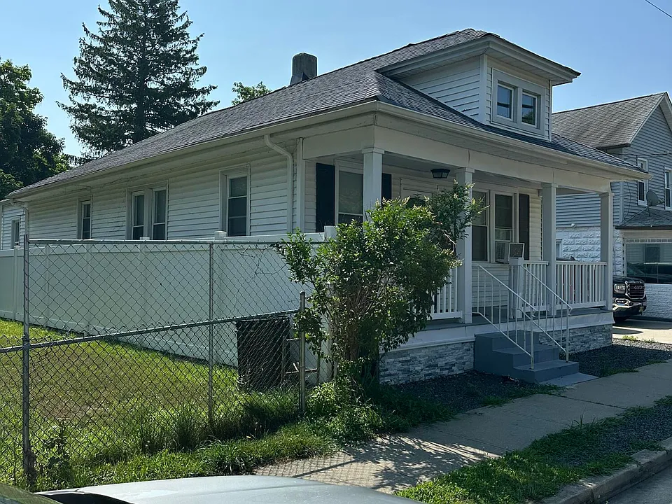 116 De Witt Ave