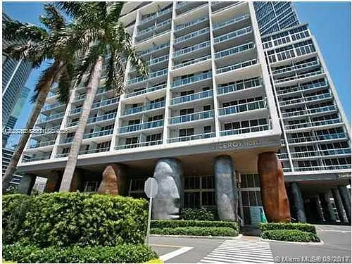475 Brickell Ave Photo 1